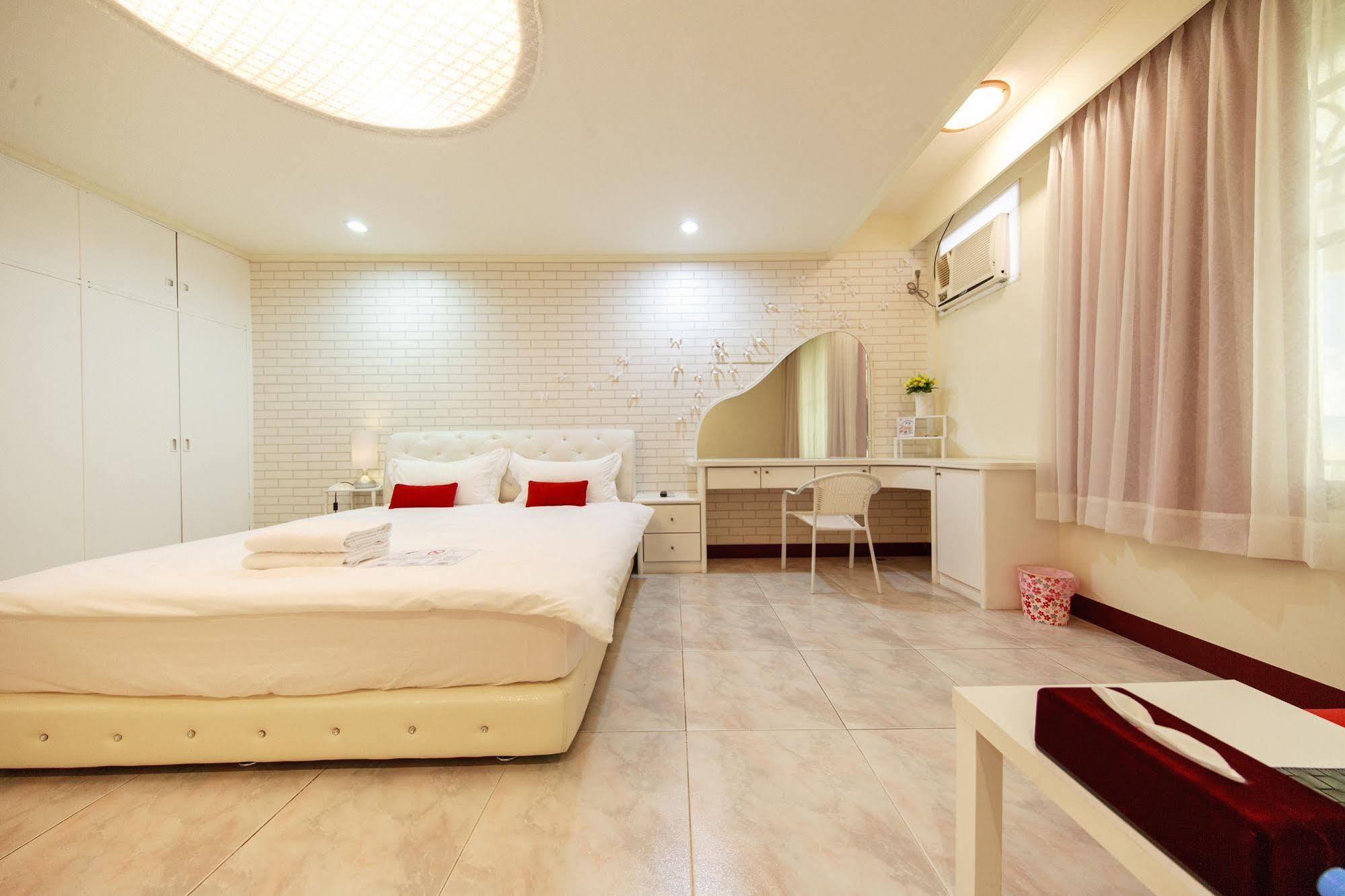 Ariyoshi Ya Apartment Тайнан Екстериор снимка
